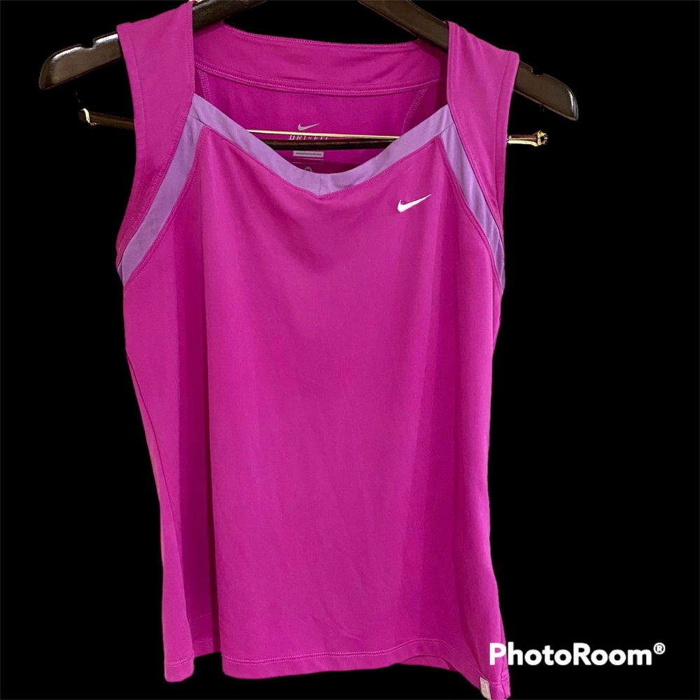 Nike Dri-Fit Workout Top Barbie Pink size M